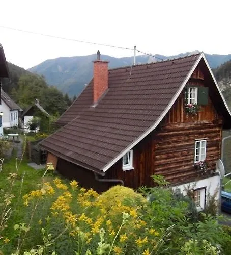 Romantische Ferienhuette Nationalpark Kalkalpen, Sonnig, 2 Schlafzimmer, Wlan بيت للعطل *